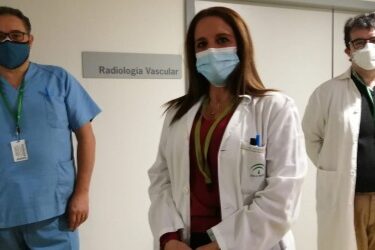 El Hospital Virgen de las Nieves trata el cáncer renal con una técnica novedosa que aplica frío extremo